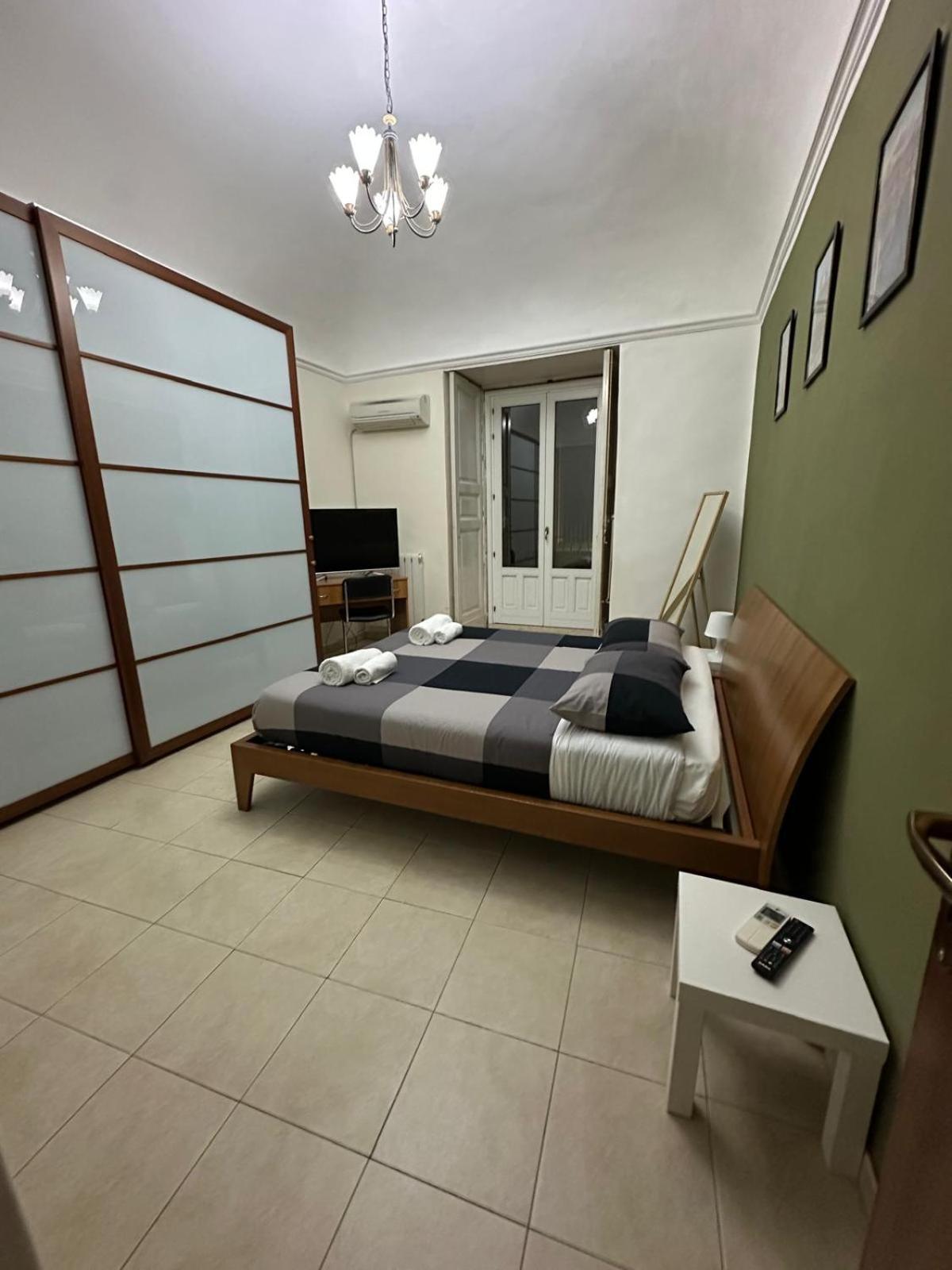 Agata House Hotel คาตาเนีย ภายนอก รูปภาพ