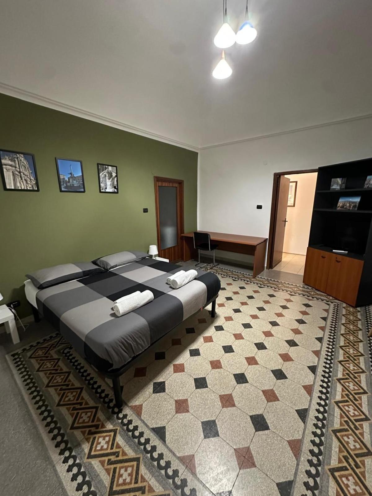 Agata House Hotel คาตาเนีย ภายนอก รูปภาพ